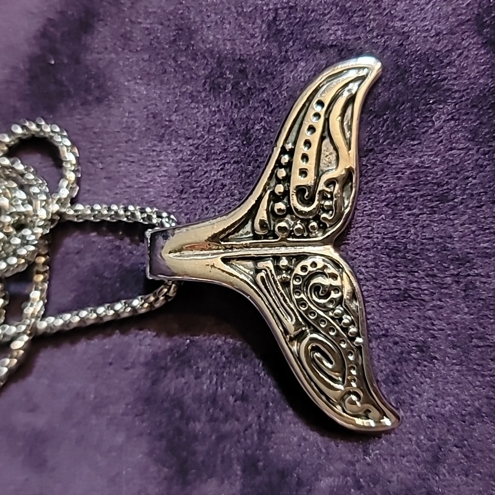 Men's whale tail necklace